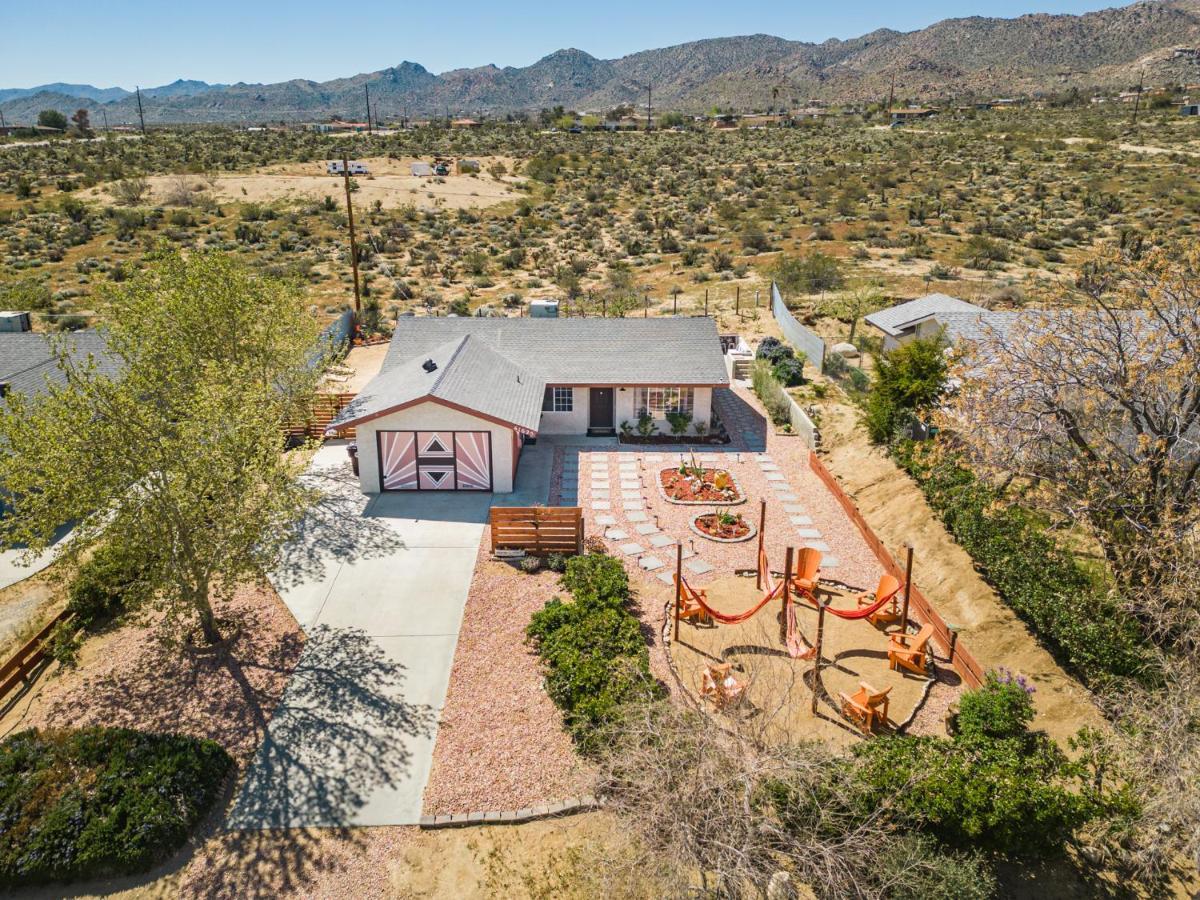 Hot Tub, Games, King Bed, Fire Pit, Bbq Grill, Minutes From National Park And Views Vila Joshua Tree Exterior foto
